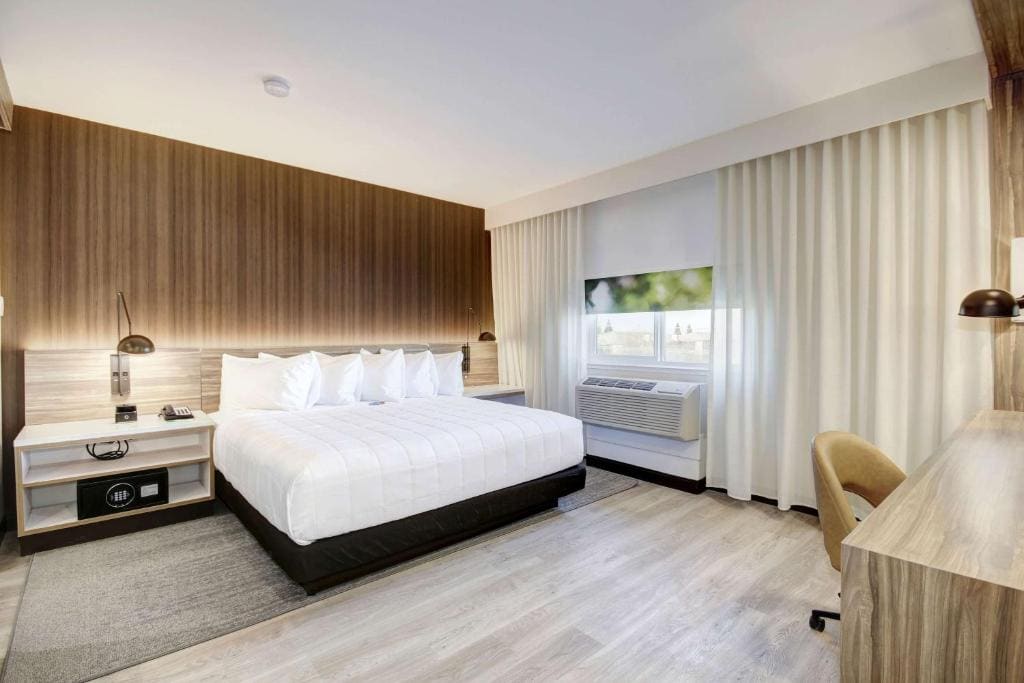 King Room - Non-Smoking room - Image 1