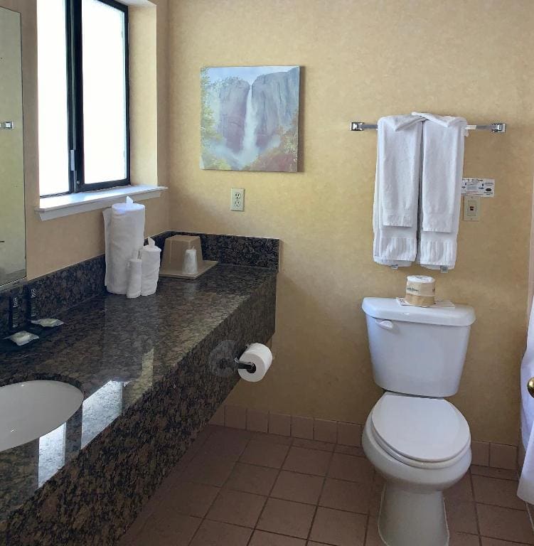 King Room with Balcony room - Image 2