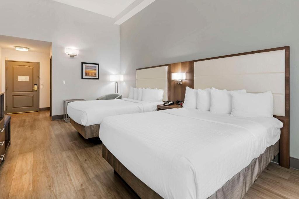 Queen Room with Two Queen Beds - Disability Access/Bath Tub room - Image 3