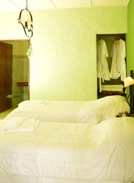 Twin Room room - Image 2