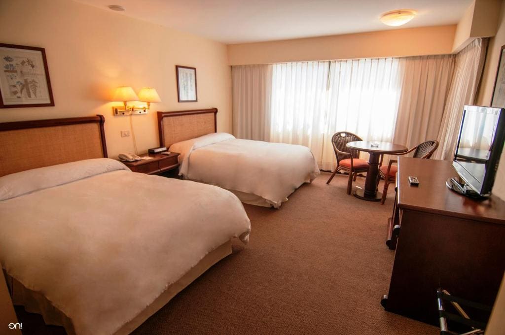 Superior Twin Room room - Image 3