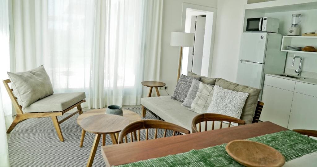 Three-Bedroom Apartment room - Image 1