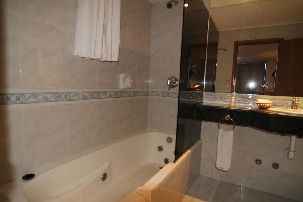 Executive Suite room - Image 1