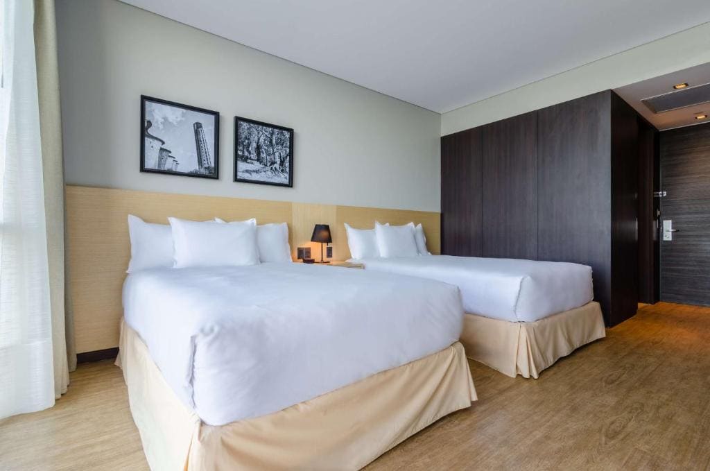 Double Room with Two Double Beds - Non-Smoking room - Image 2