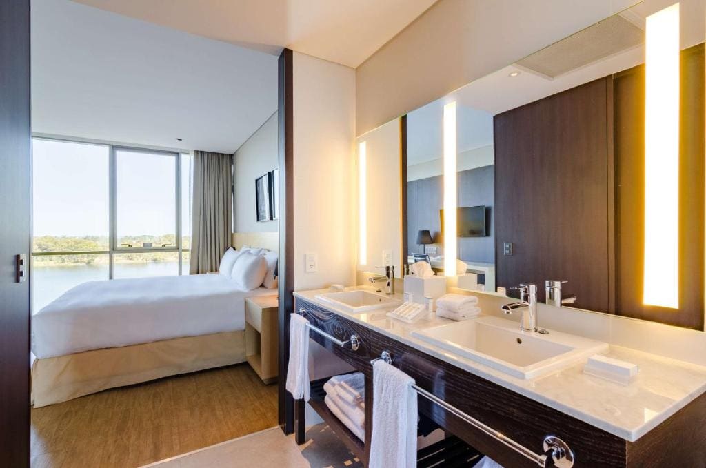 Suite with Lake View room - Image 2