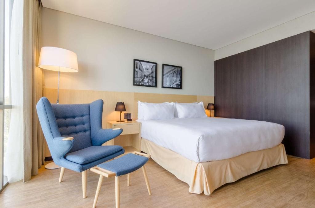 Deluxe King Room - Non-Smoking room - Image 2