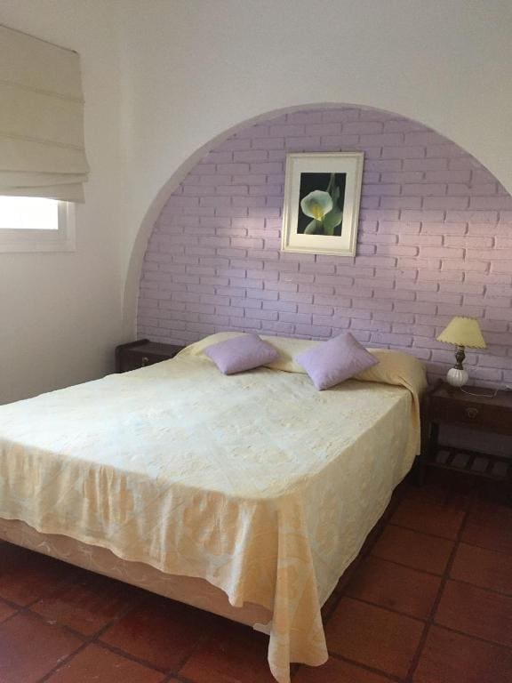 Double Room with Shared Toilet room - Image 1