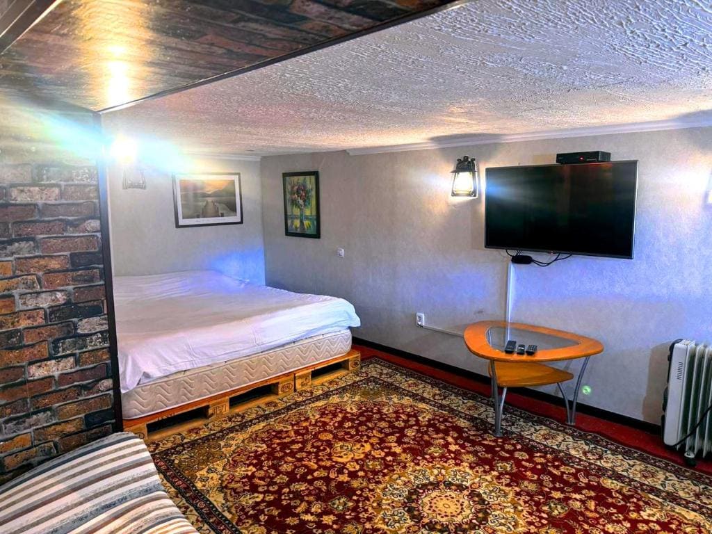 4-Bed Mixed Dormitory Room room - Image 1