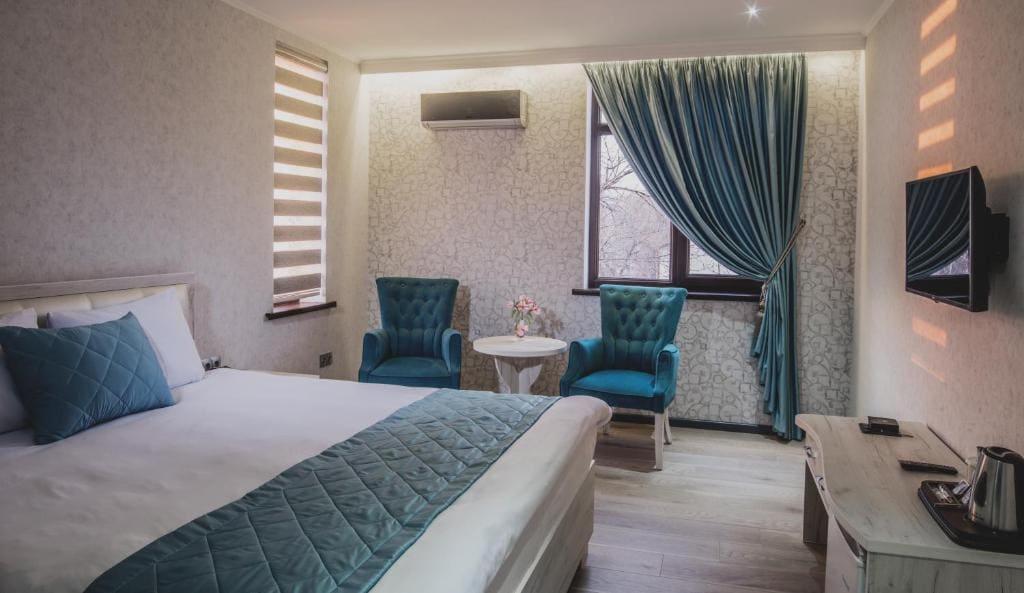 Deluxe Queen Studio room - Image 3