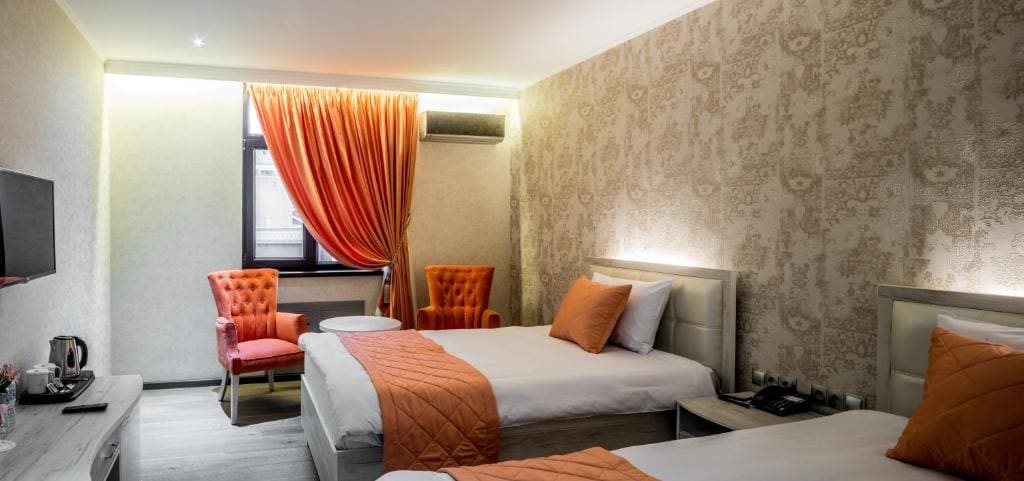 Deluxe Queen Studio room - Image 1