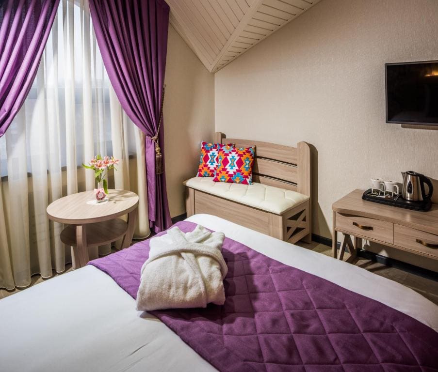 Superior Twin Room room - Image 3