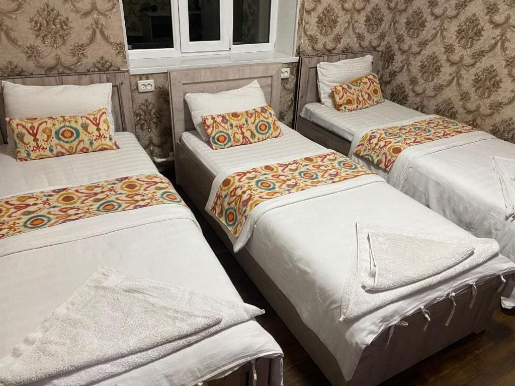 Budget Triple Room room - Image 3