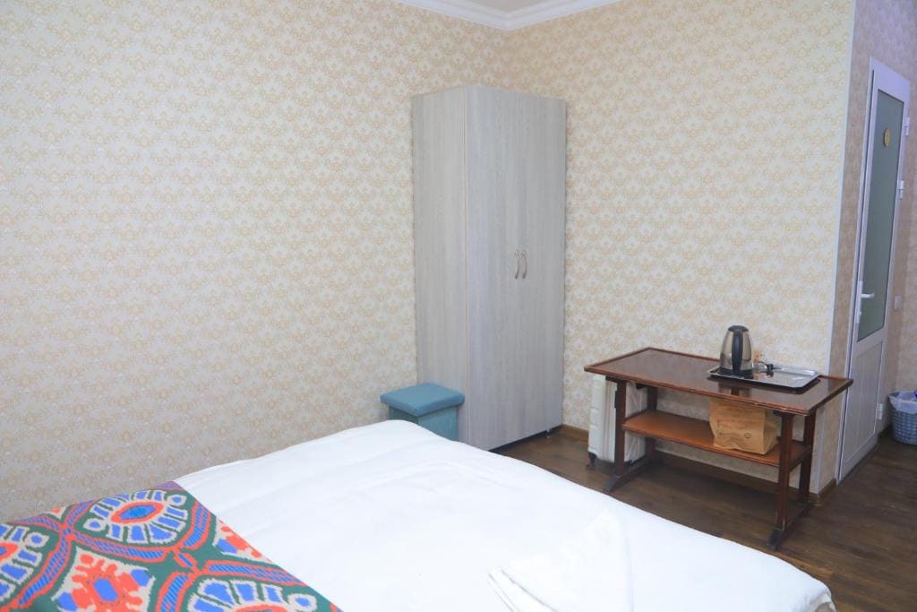 Family Room room - Image 3