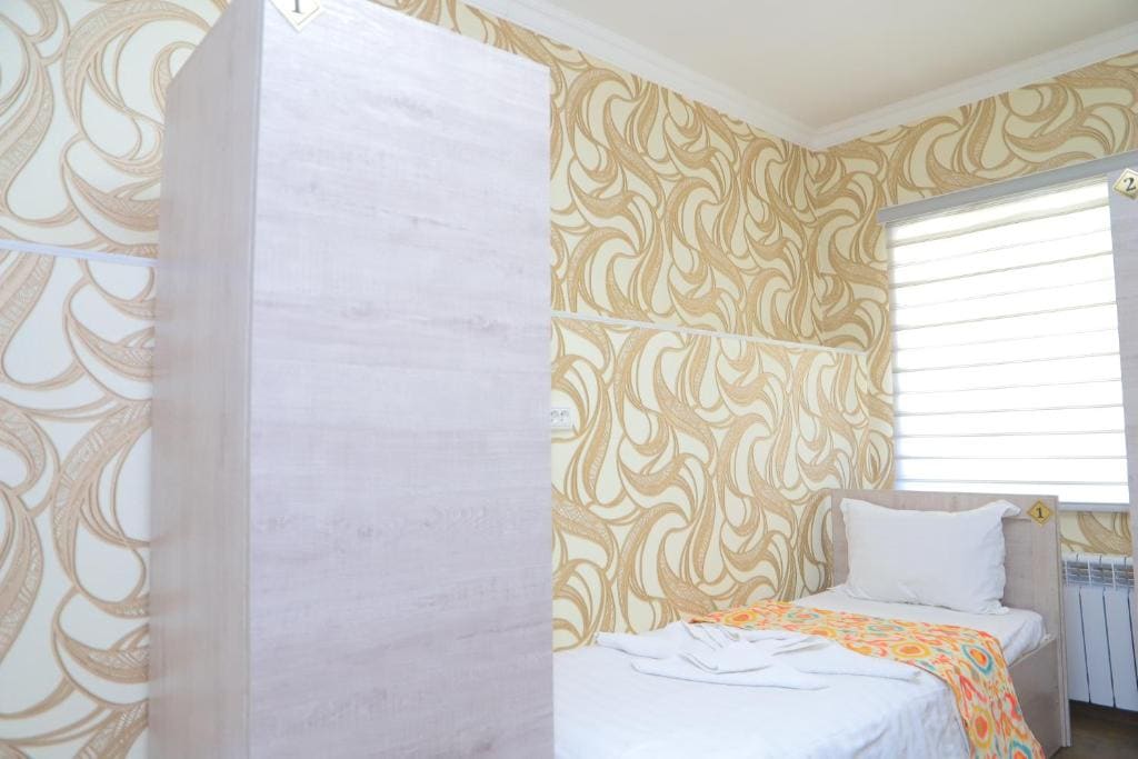 Single Bed in Dormitory Room room - Image 2