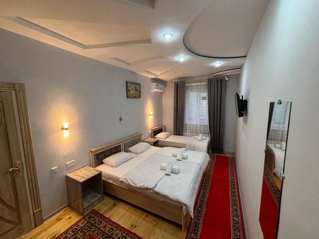 Superior Triple Room room - Image 3