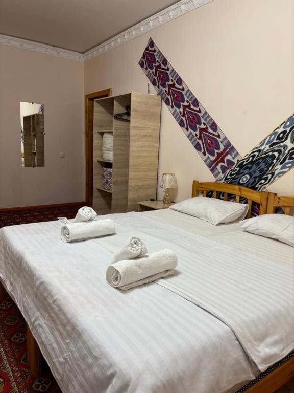 Deluxe Triple Room room - Image 1