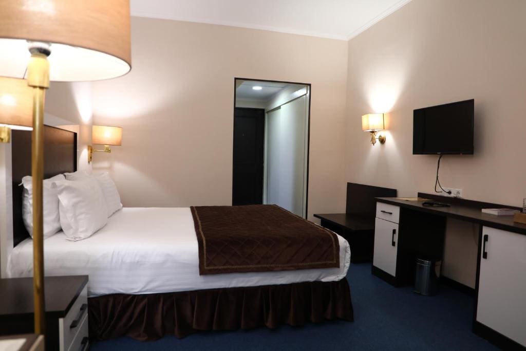 Superior Double or Twin Room room - Image 2
