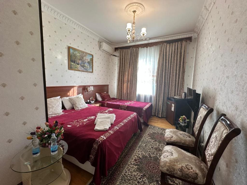 Superior Twin Room room - Image 3