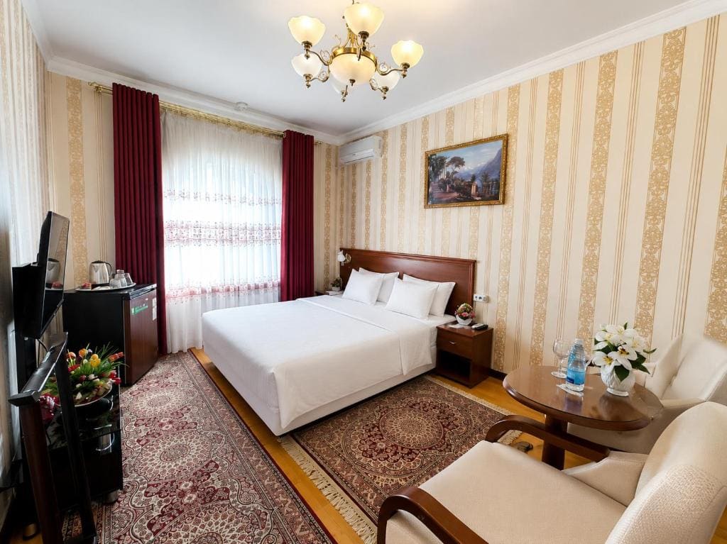 Deluxe Double Room room - Image 1