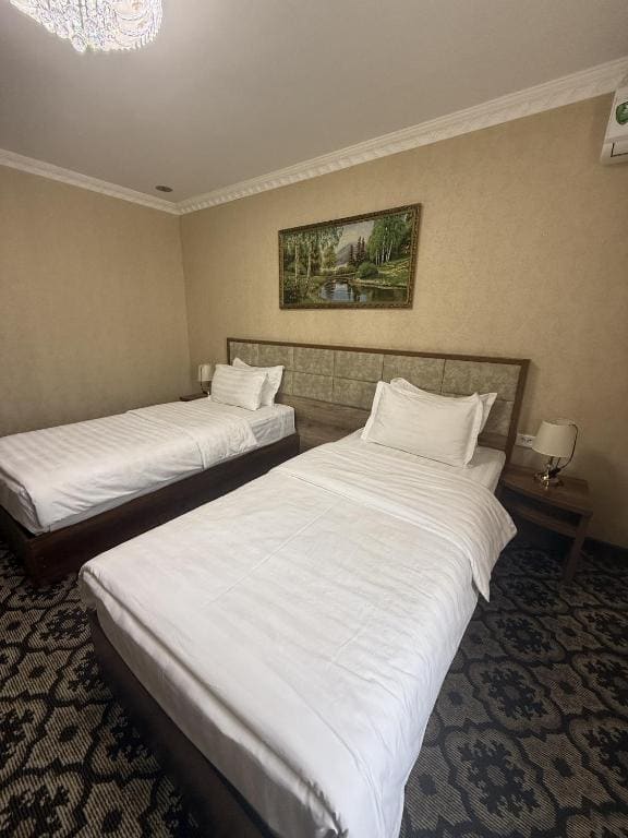 Standard Twin Room room - Image 2