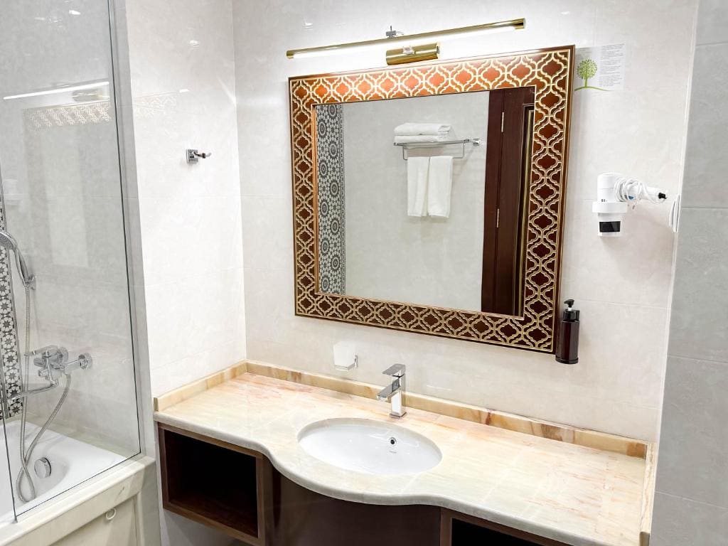 Superior Twin Room room - Image 2