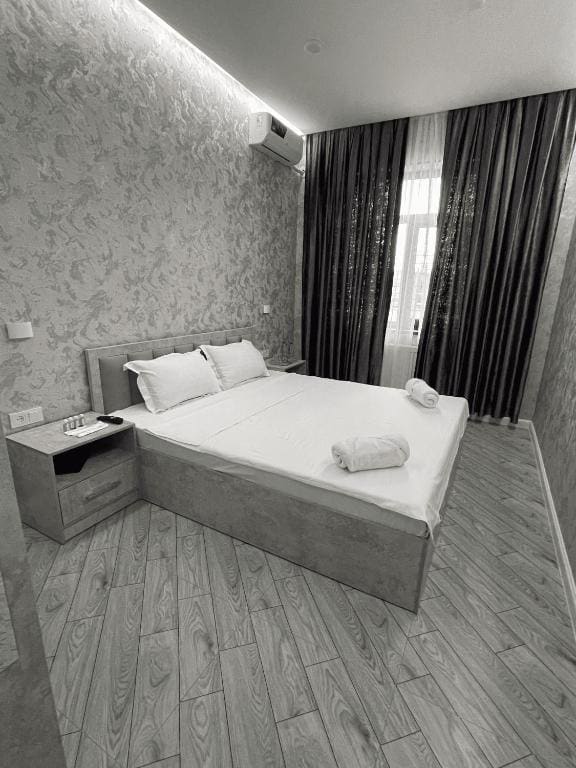 Large Double Room room - Image 3