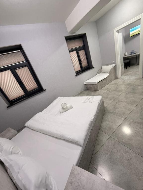 Standard King Room room - Image 3