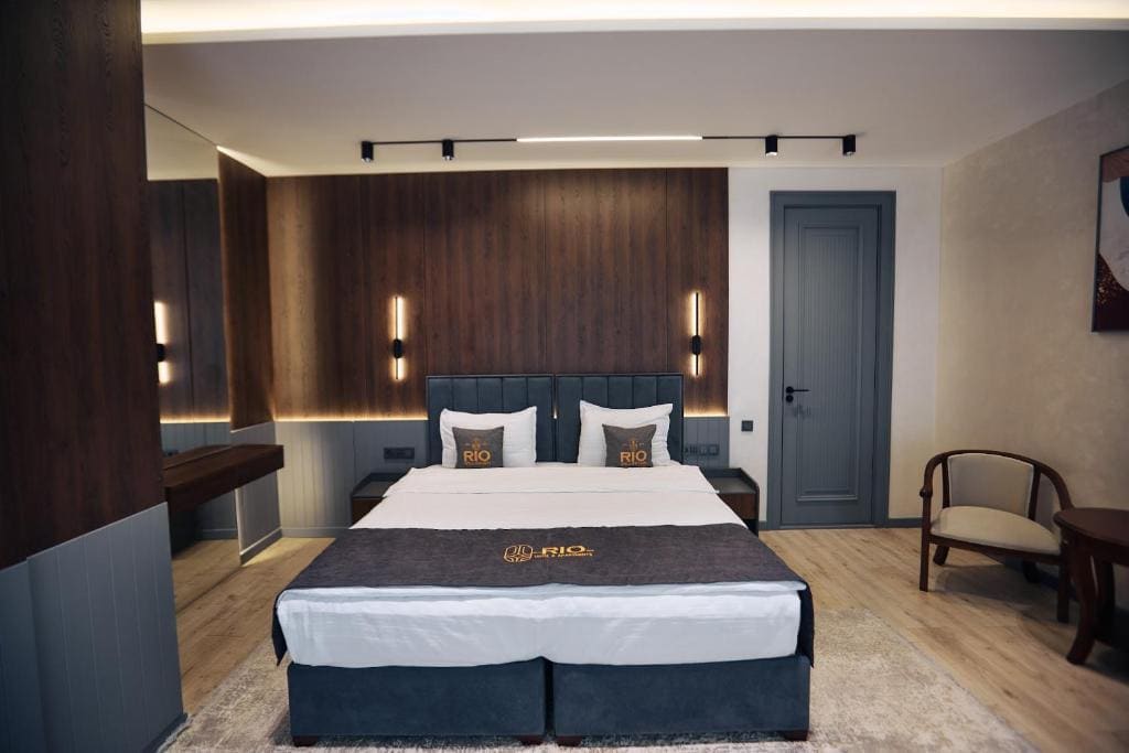 Deluxe Double or Twin Room room - Image 3