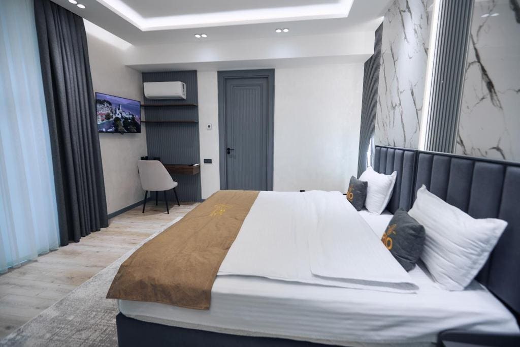 Deluxe Family Suite room - Image 3
