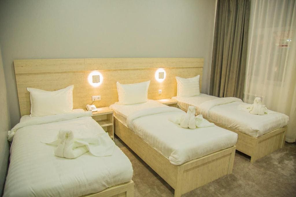 Deluxe Triple Room room - Image 1
