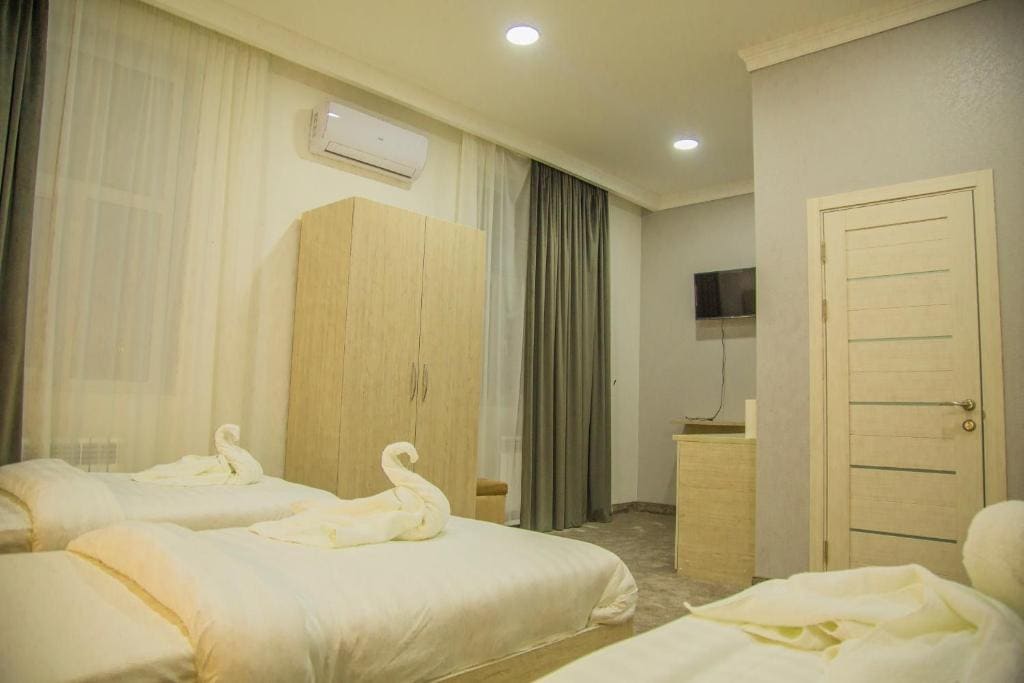 Deluxe Triple Room room - Image 2