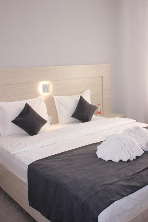 Deluxe Double Room room - Image 3