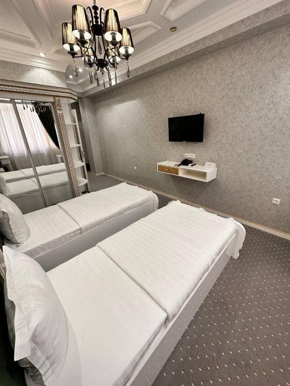 Deluxe Twin Room room - Image 3