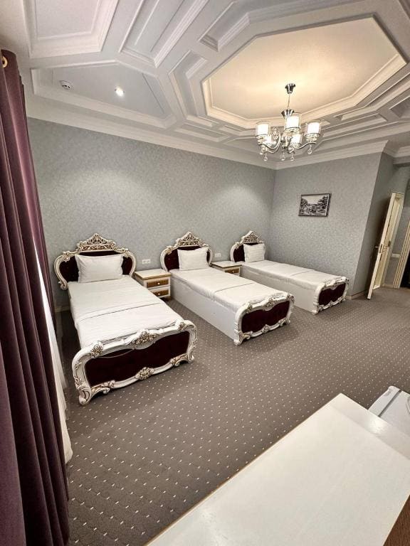 Deluxe Triple Room room - Image 1