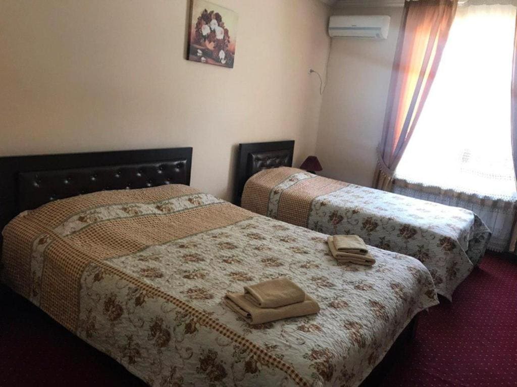 Basic Triple Room room - Image 3