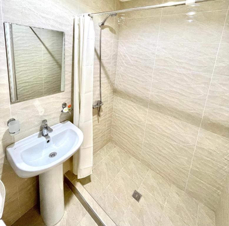 Standard Twin Room room - Image 3