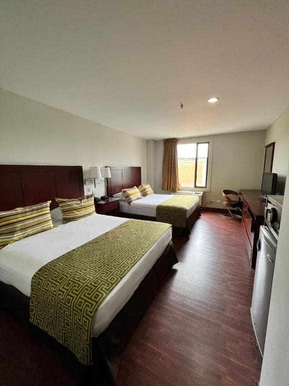 Deluxe Double Room with Two Double Beds room - Image 2