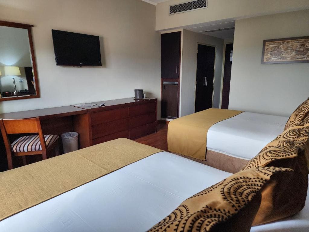 Deluxe Double Room with Two Double Beds room - Image 3