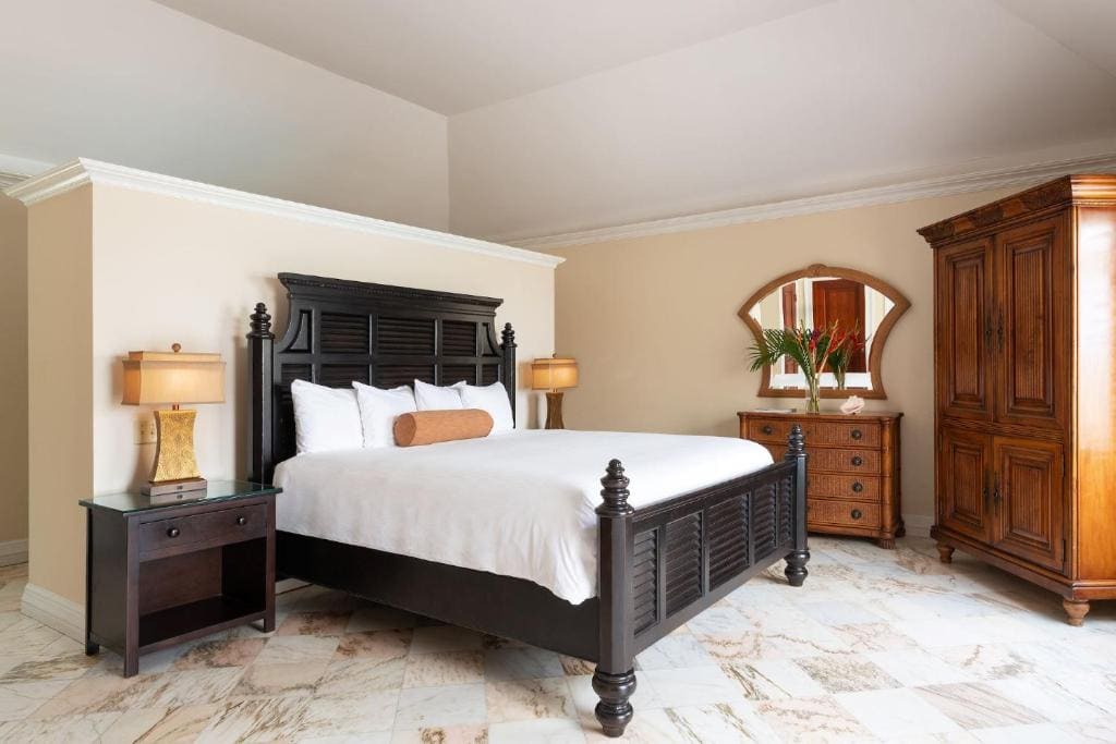 Frigate Suite room - Image 2