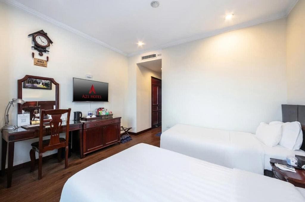 Deluxe Twin Room room - Image 3