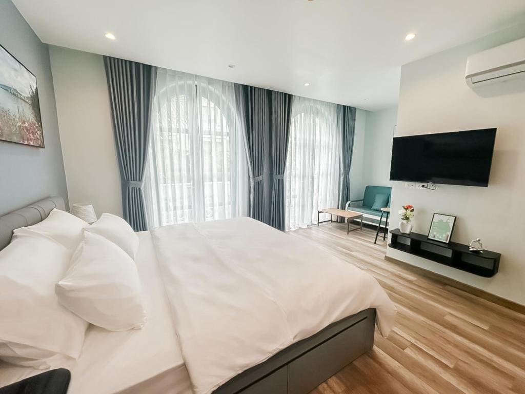 Deluxe Double Room with Balcony room - Image 1