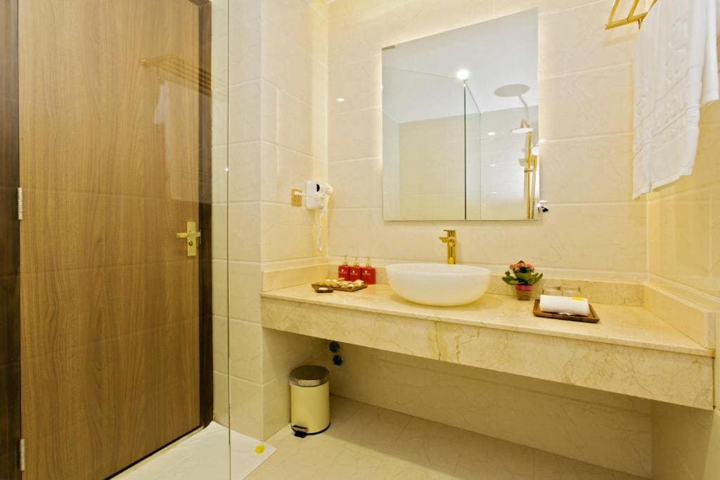 Deluxe Twin Room with Sea View room - Image 2