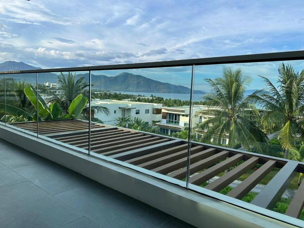 King Suite with Sea View room - Image 3