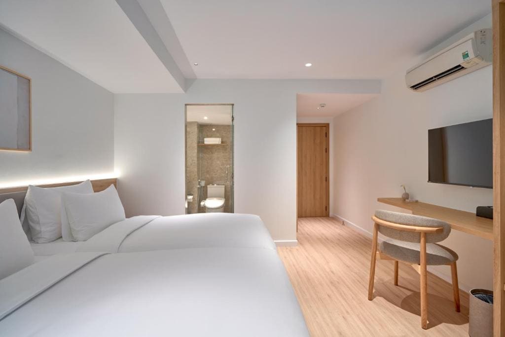 Deluxe Twin Room room - Image 3