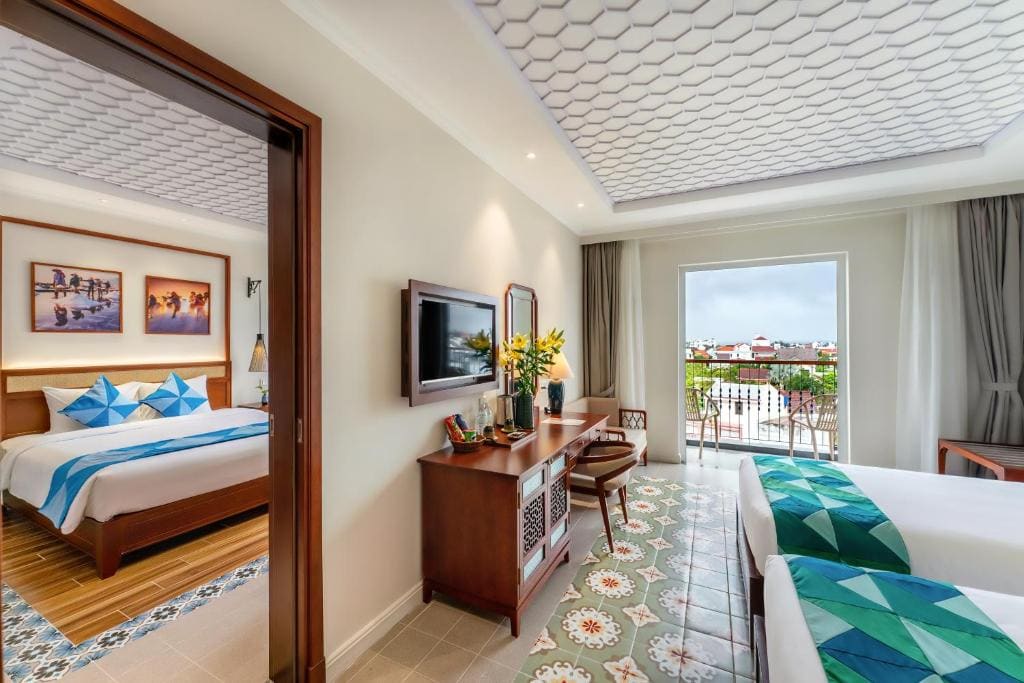 Connecting Family Suite room - Image 3