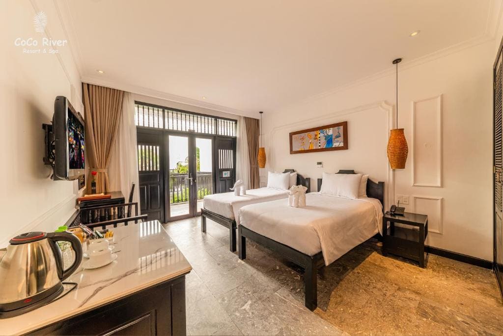 Deluxe Twin Room with Pool View room - Image 2