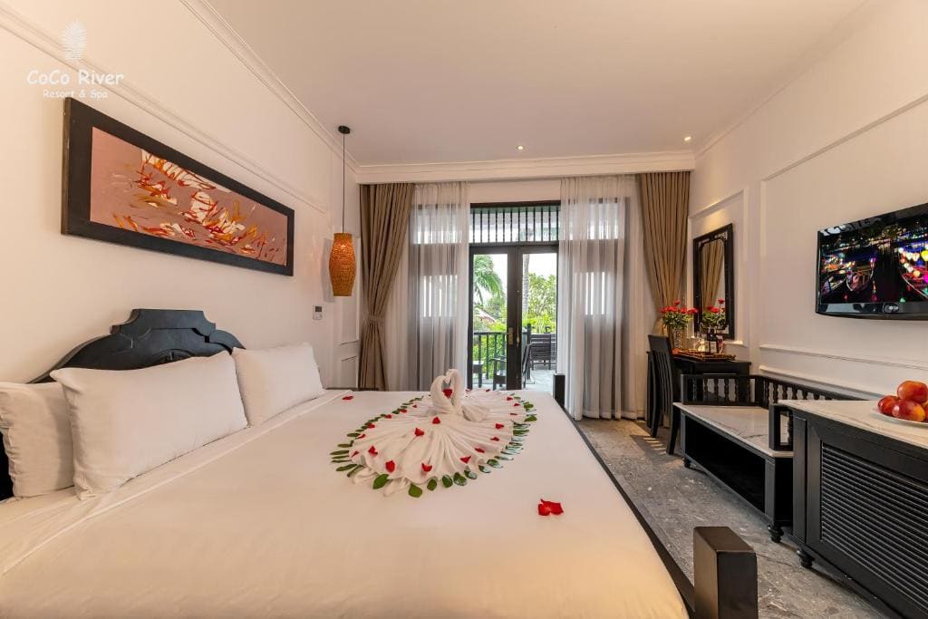 Honeymoon Suite room - Image 1