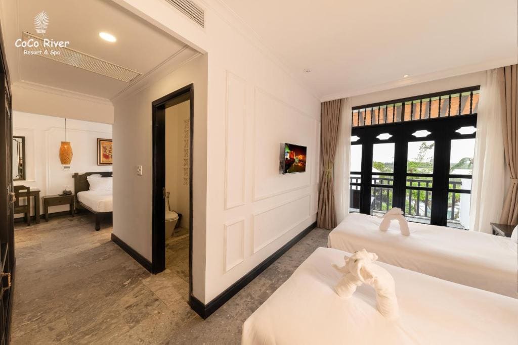 Deluxe Twin Room with Pool View room - Image 3