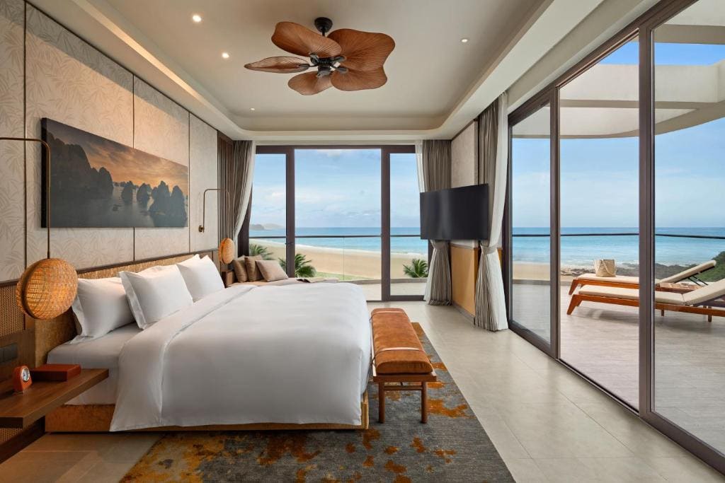 One-Bedroom Suite with Ocean View room - Image 3