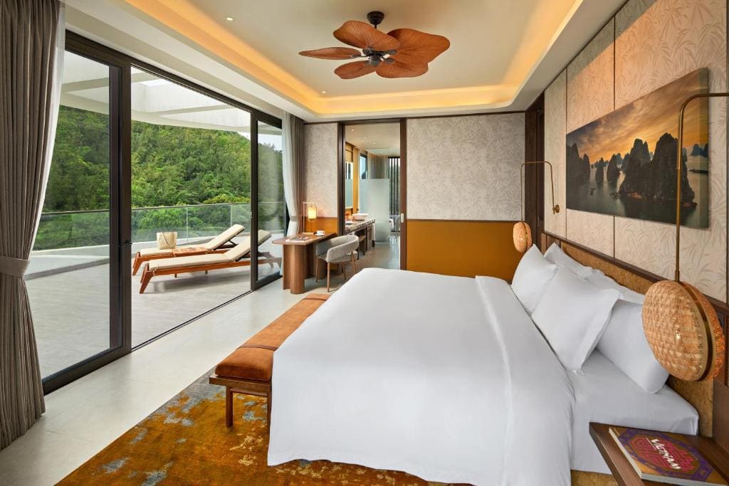 Junior Suite with Ocean View room - Image 1